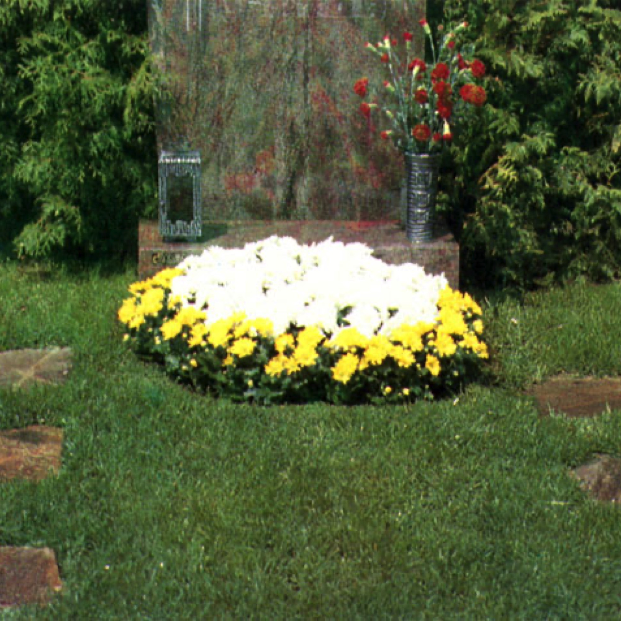 Individuelle Grabbepflanzung Friedhofsgärtnerei Provasnek Graz